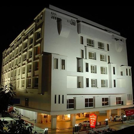 Royal Park Kakinada Hotell Eksteriør bilde