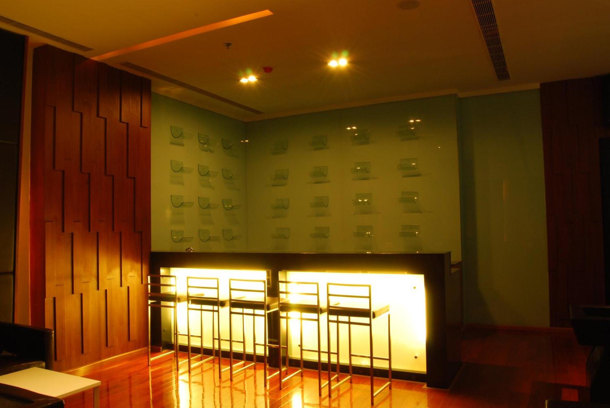 Royal Park Kakinada Hotell Eksteriør bilde
