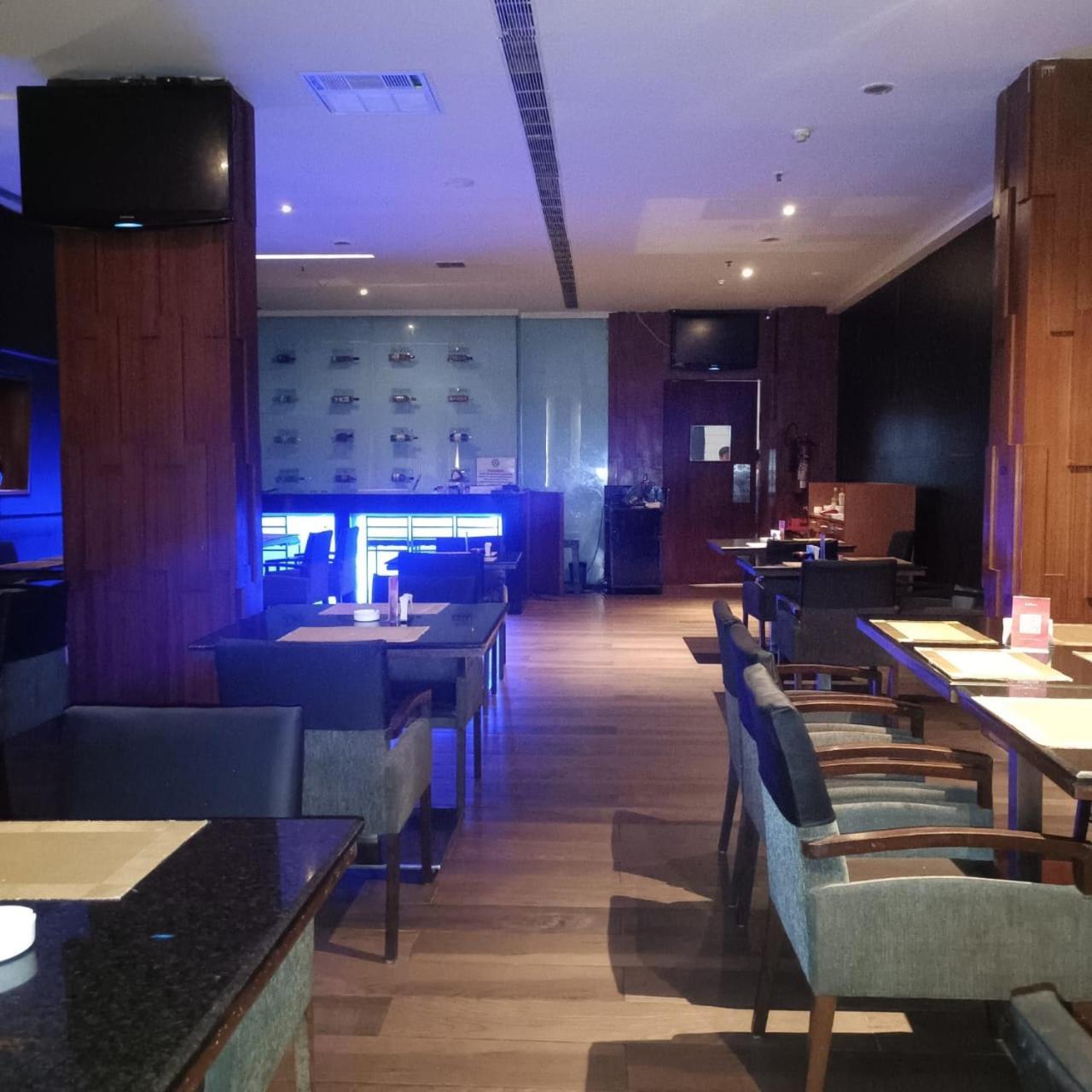 Royal Park Kakinada Hotell Eksteriør bilde