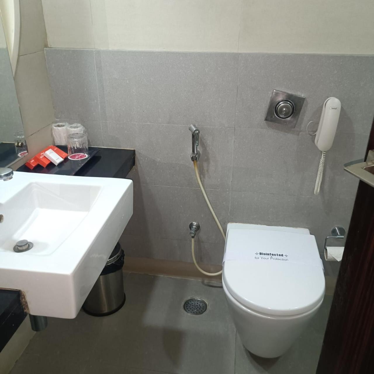 Royal Park Kakinada Hotell Eksteriør bilde