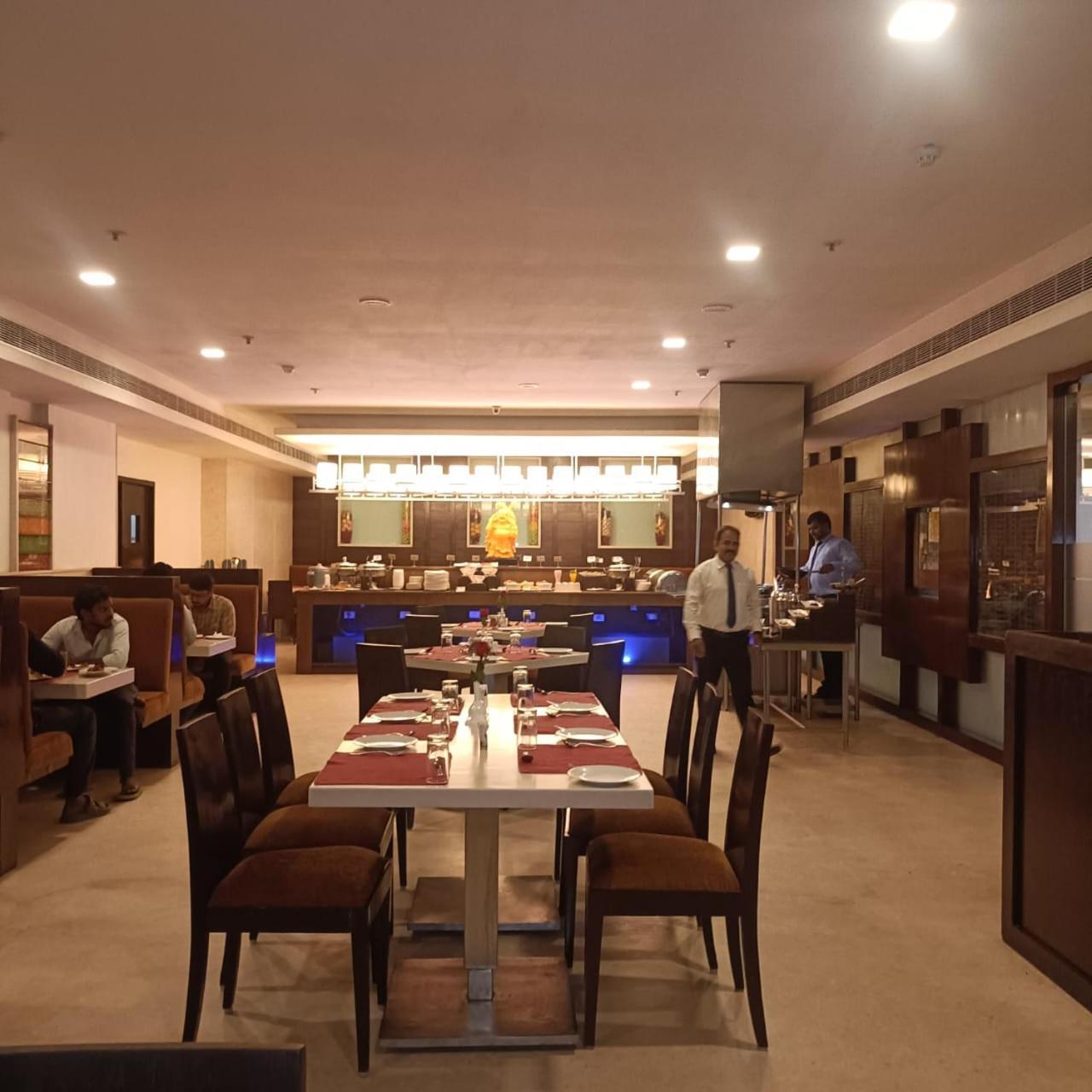 Royal Park Kakinada Hotell Eksteriør bilde