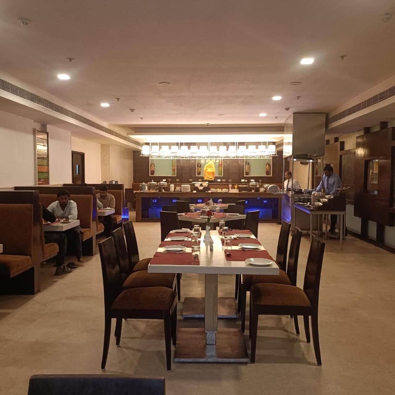 Royal Park Kakinada Hotell Eksteriør bilde