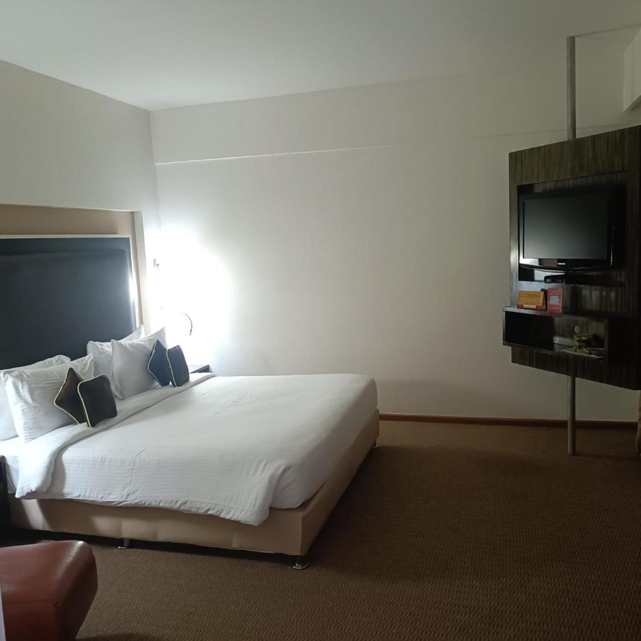 Royal Park Kakinada Hotell Eksteriør bilde