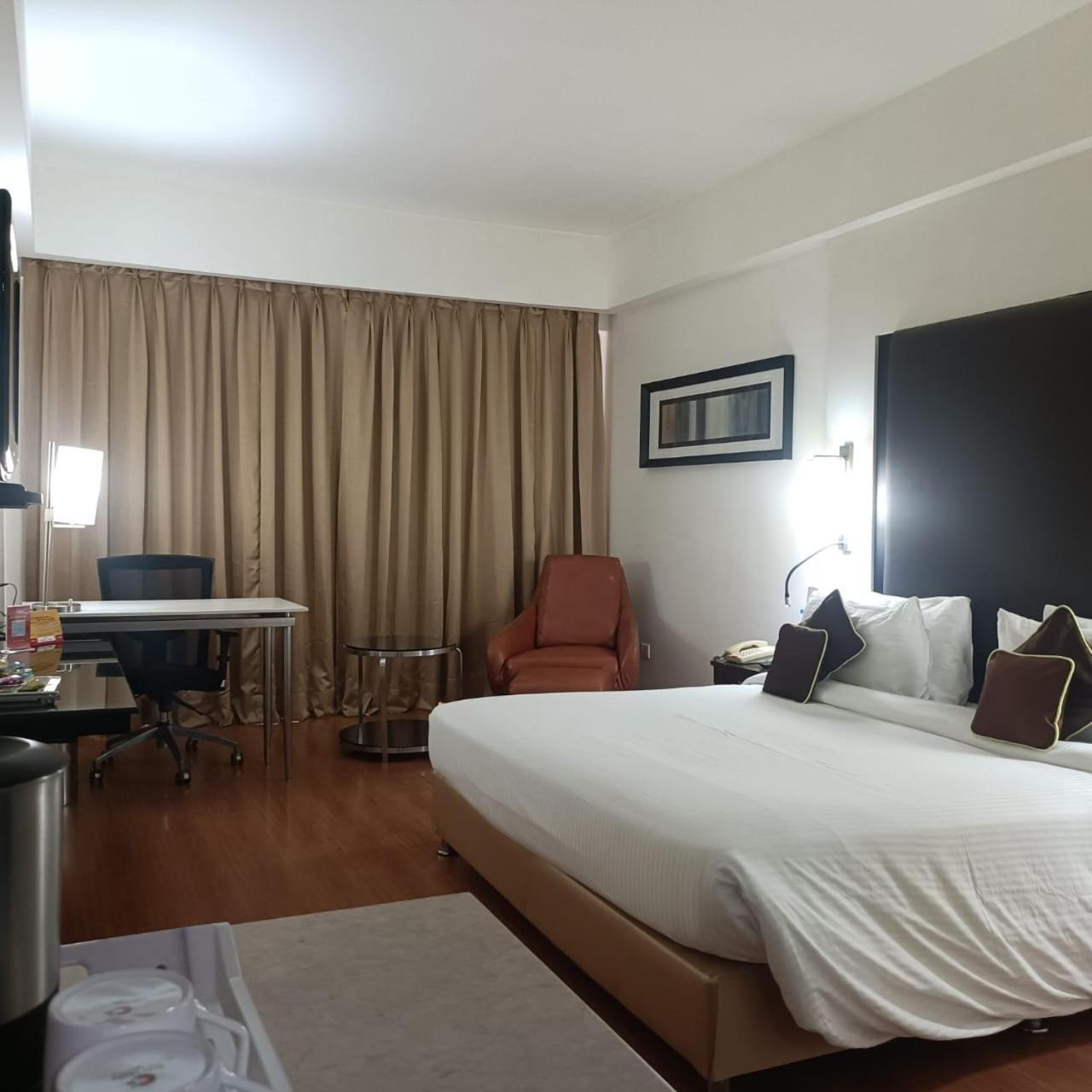 Royal Park Kakinada Hotell Eksteriør bilde