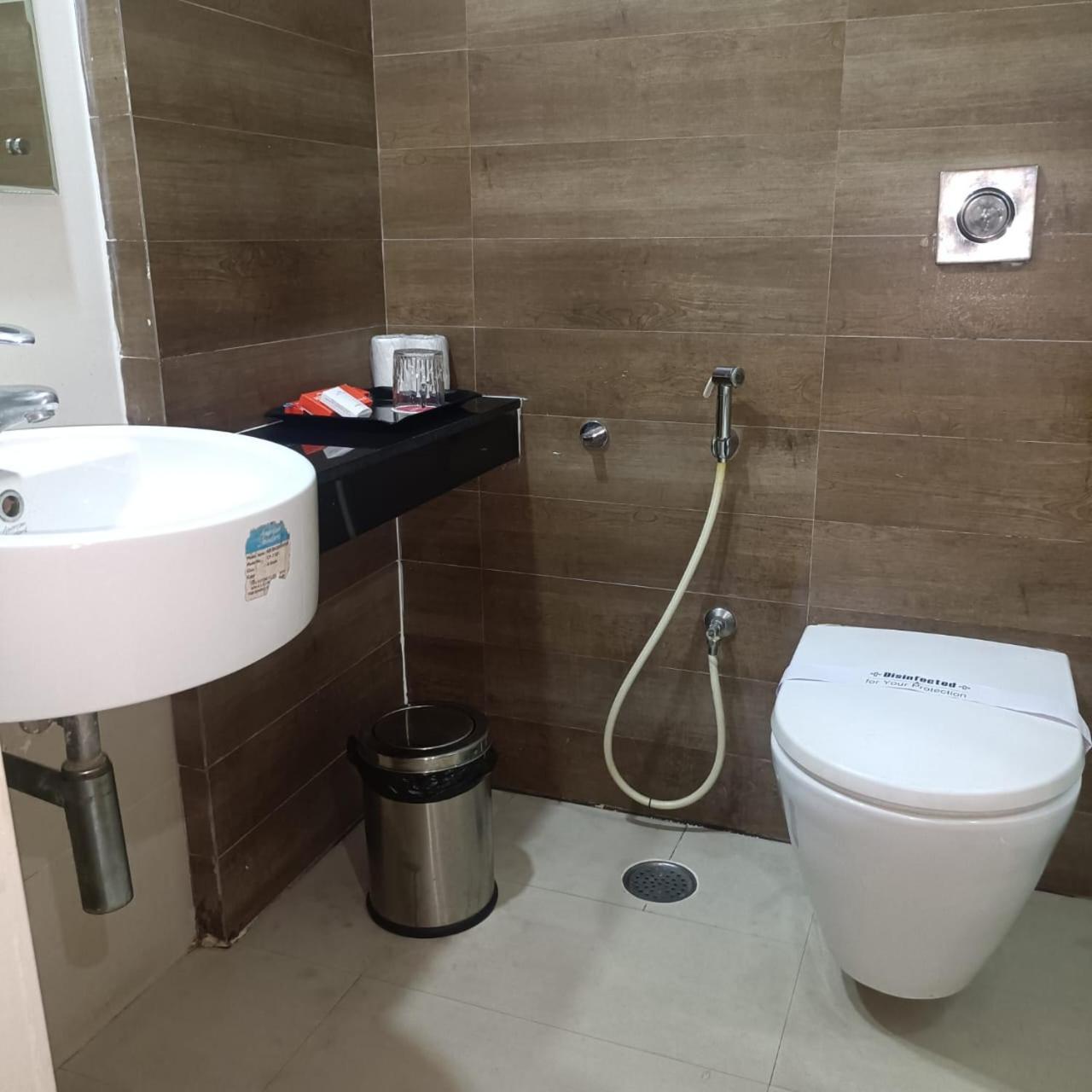 Royal Park Kakinada Hotell Eksteriør bilde