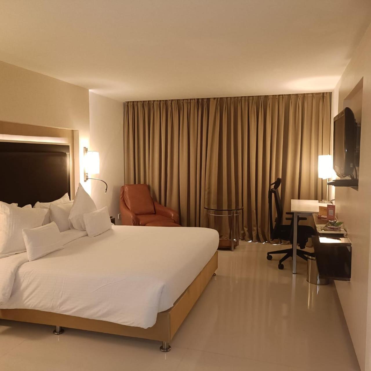 Royal Park Kakinada Hotell Eksteriør bilde