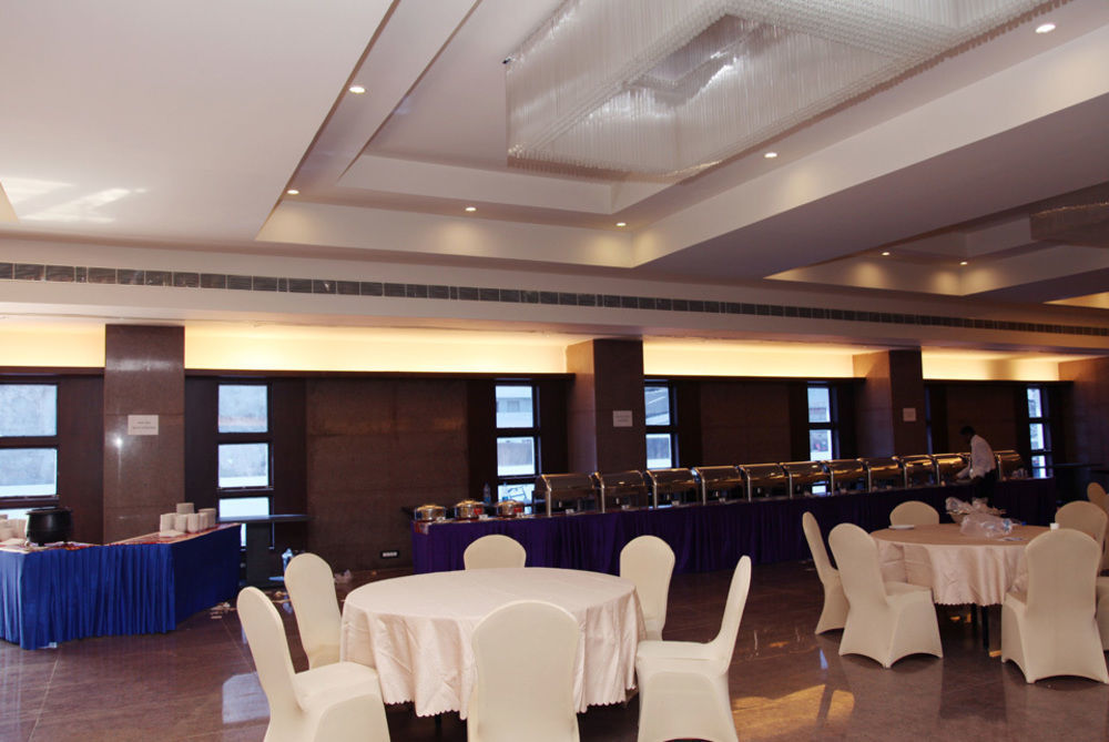 Royal Park Kakinada Hotell Eksteriør bilde