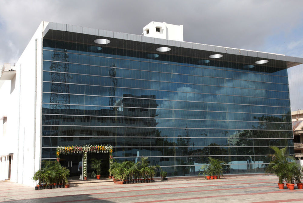 Royal Park Kakinada Hotell Eksteriør bilde