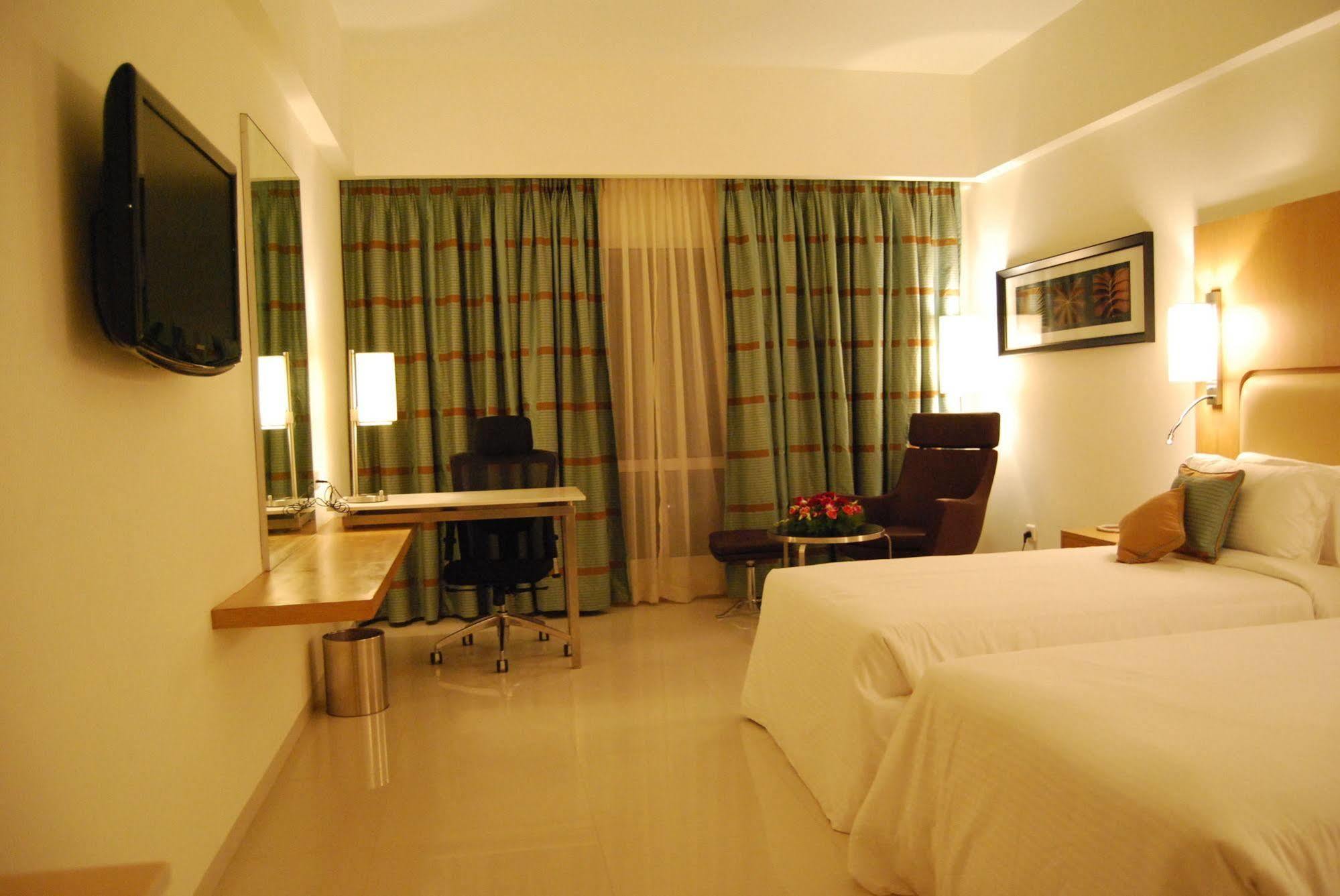 Royal Park Kakinada Hotell Eksteriør bilde