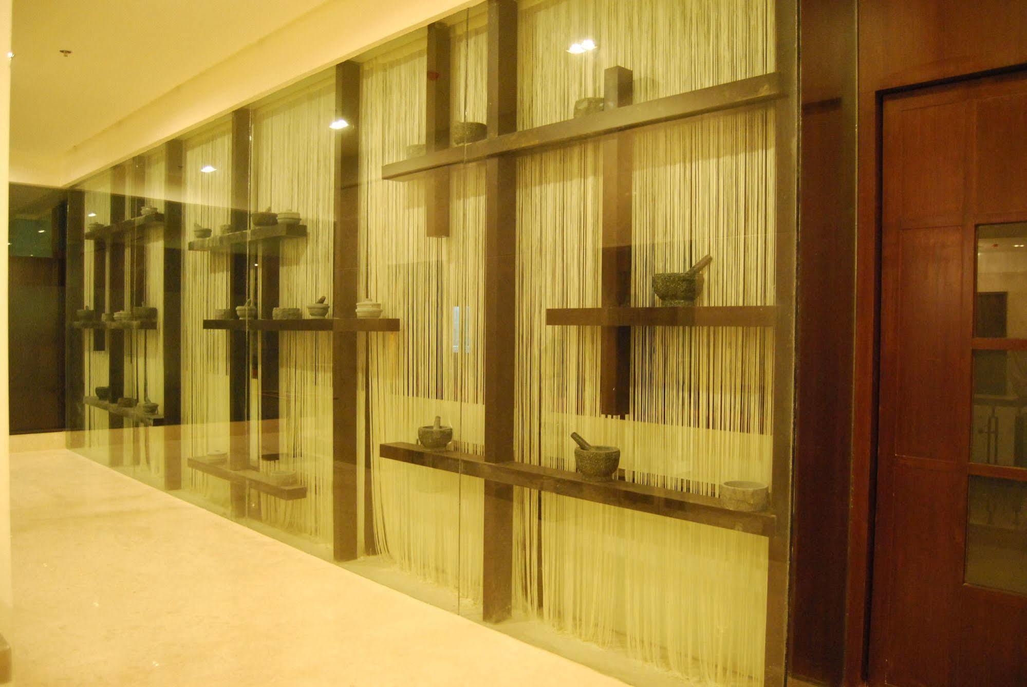Royal Park Kakinada Hotell Eksteriør bilde