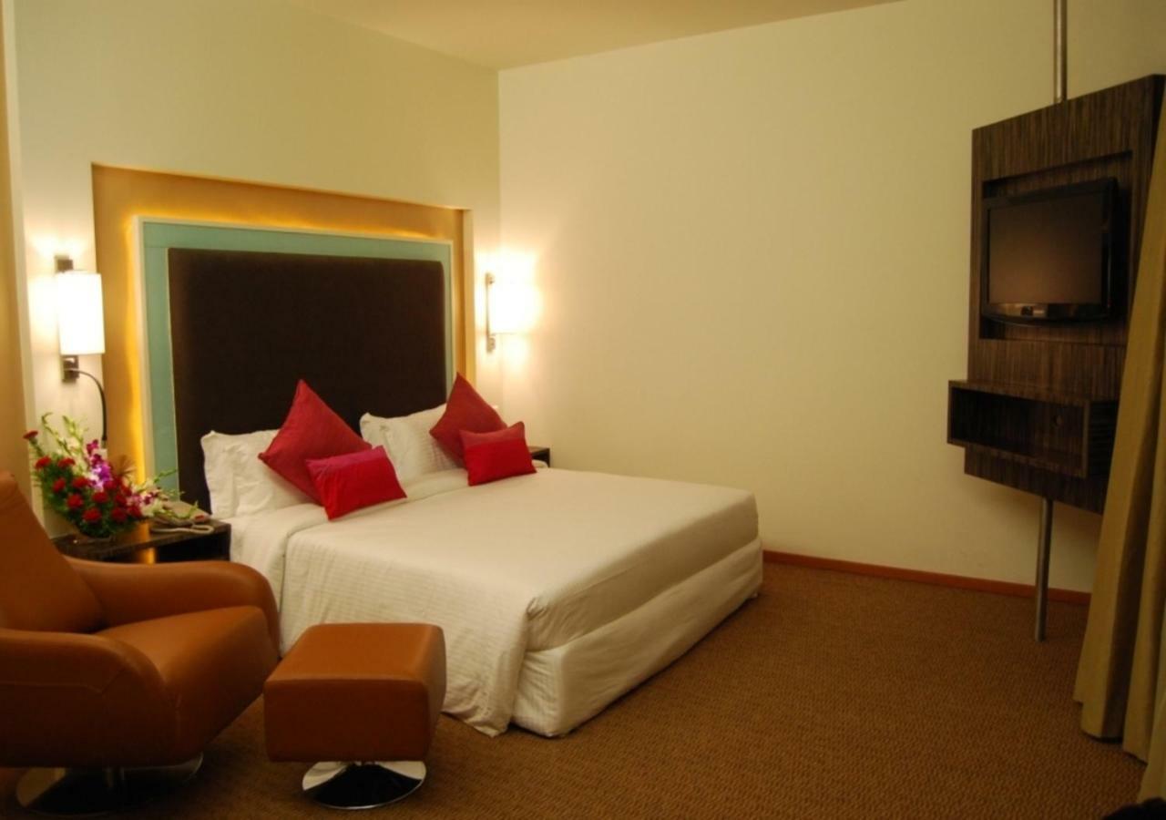 Royal Park Kakinada Hotell Eksteriør bilde